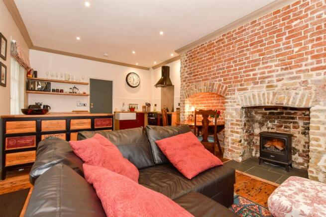 Kitchen/ Living Area