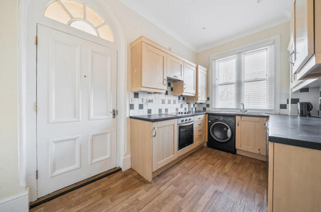 1395697-7-695babc...