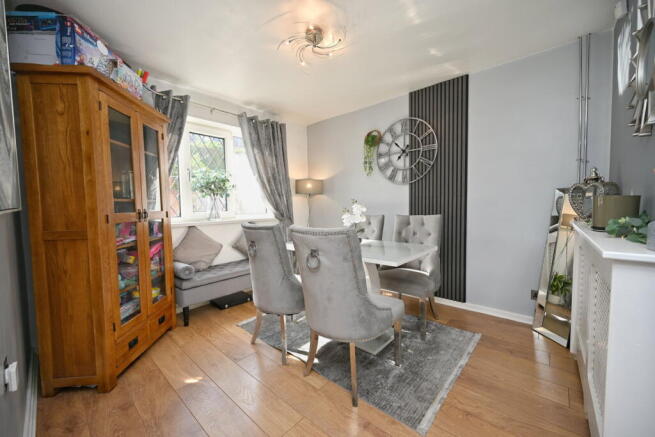 3 bed Semi-Detached for sale Image 6