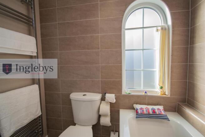 2 bed Park Home for sale Image 11