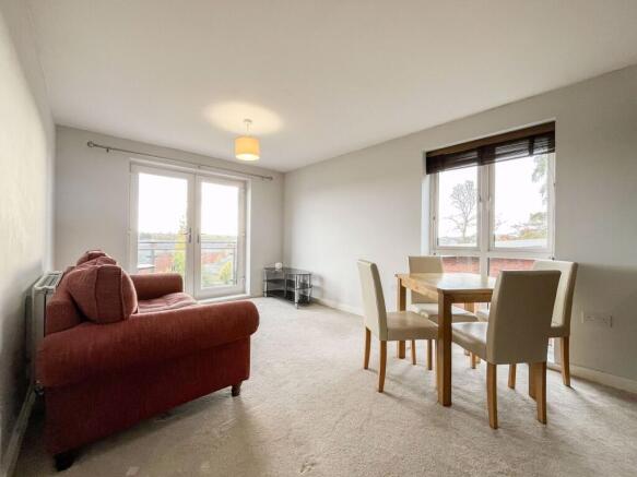 LOUNGE/KITCHEN