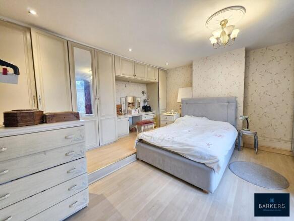4 bed Detached for sale Image 12