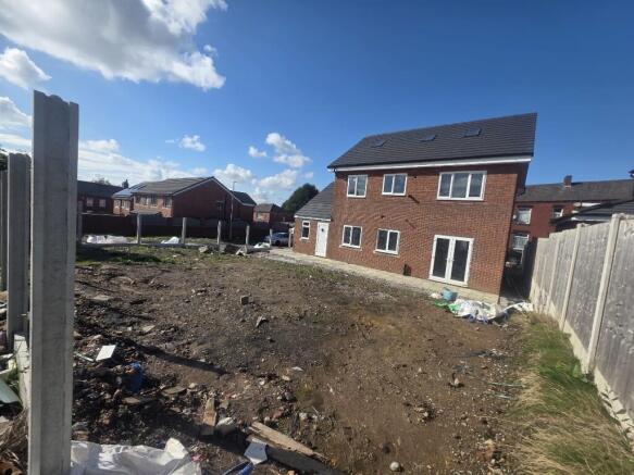 6 bed Detached for sale Image 12