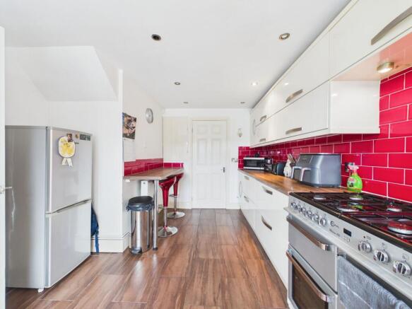 3 bed Terraced for sale Image 8