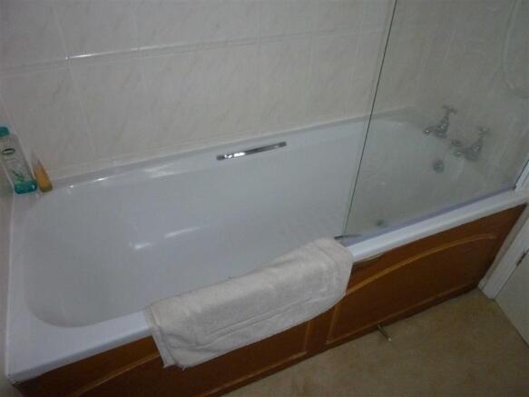 En-Suite Bathroom