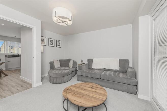 3 bed Terraced for sale Image 6