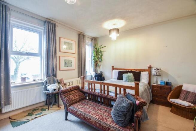 3 bed Semi-Detached for sale Image 9