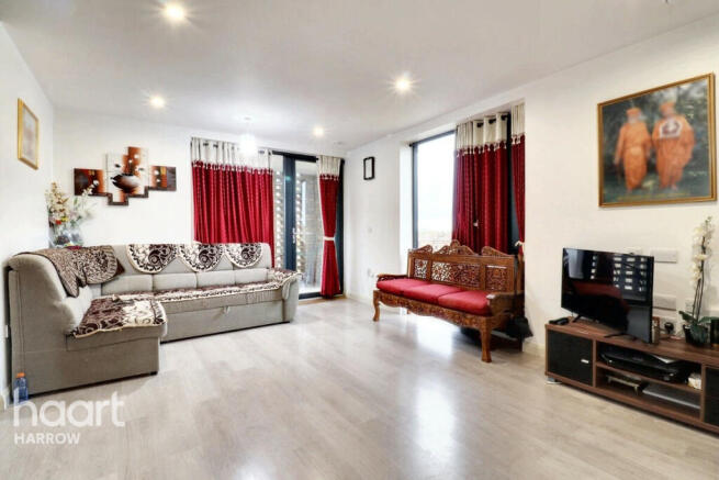 2-bed flat on Alpine Road, London, £450,000
