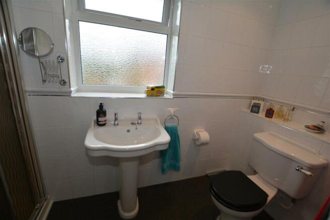 Ensuite.JPG