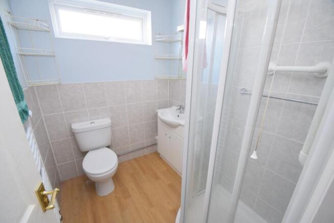 16 Dutchells Way Shower room.JPG