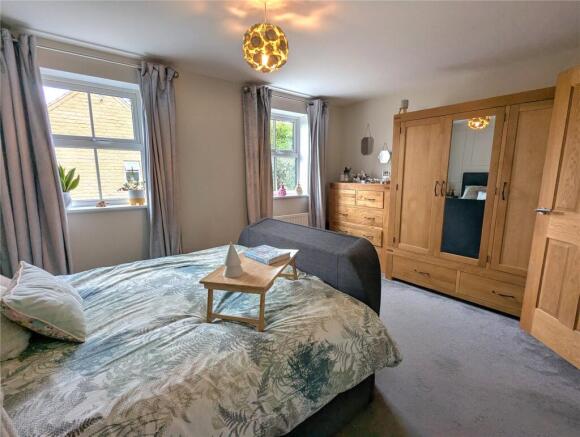 4 bed Semi-Detached for sale Image 9