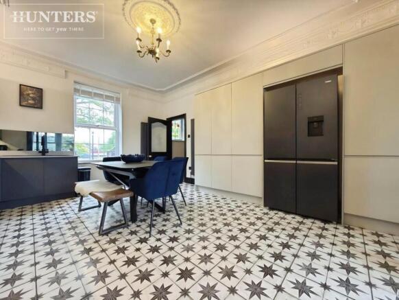 4 bed House for sale Image 7