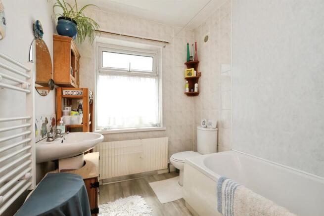 3 bed Semi-Detached for sale Image 10