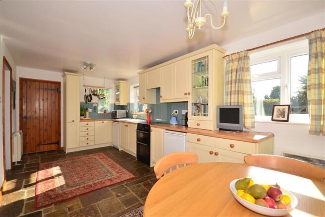 Kitchen/ Breakfast Room