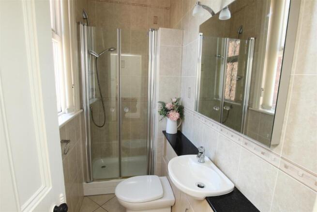 4 bed Detached for sale Image 7