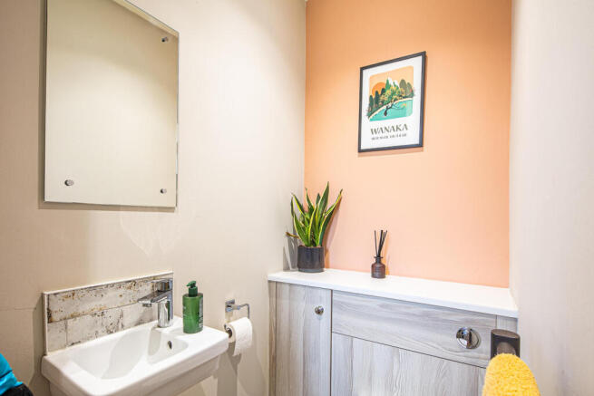 4 bed Semi-Detached for sale Image 12