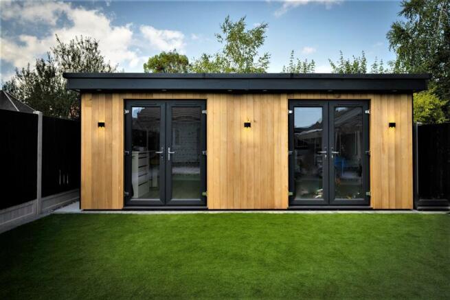 OUTBUILDING STUDIO / HOME OFFICE