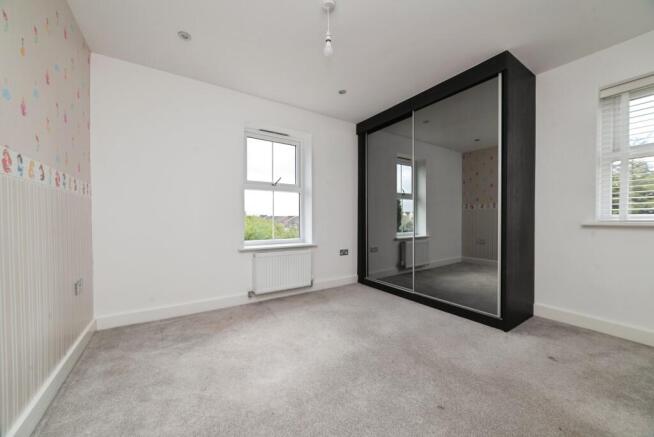4 bed Semi-Detached for sale Image 12