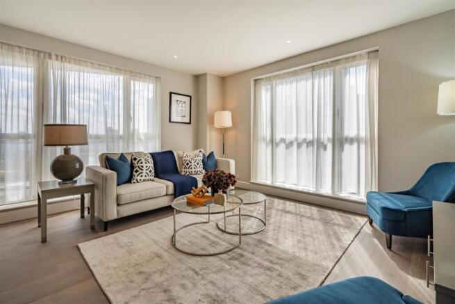 8474419-interior01.jpg