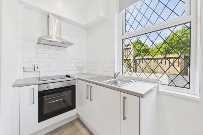 1 bed Ground Flat for sale Image 4
