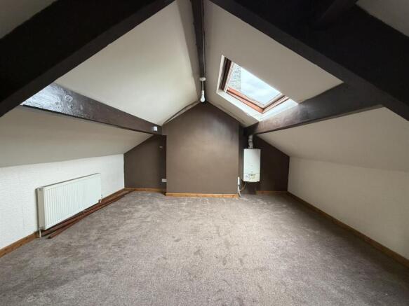 3 bed Terraced for sale Image 9