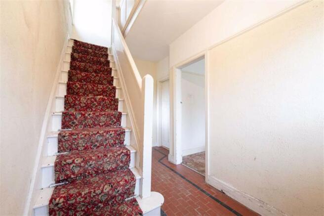 STAIRS LEADING TO FIRST FLOOR LANDING