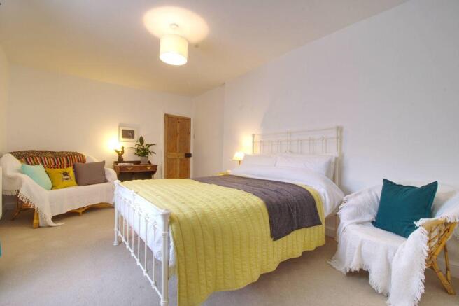 Bedroom 2 (Double)