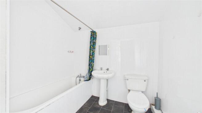 2 bed House to rent Image 6
