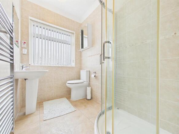 2 bed Detached Bungalow for sale Image 8