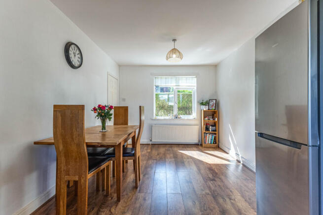 3 bed Semi-Detached for sale Image 4
