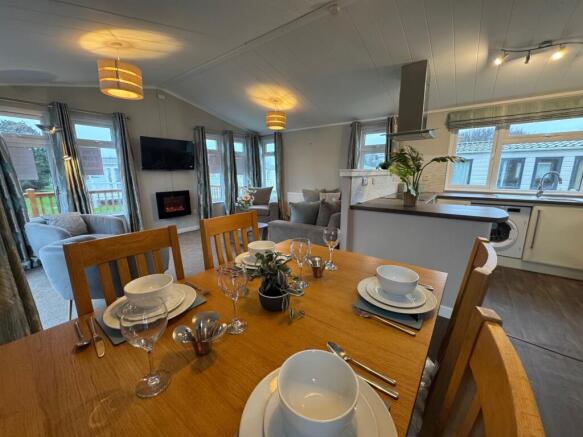 LUXURY PRE-LOVED LODGE, Solent Breezes Holiday Park, Warsash, Southampton, Hampshire, SO31 9HG photo 4