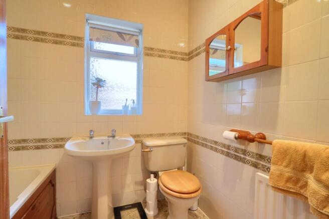 2 bed Bungalow for sale Image 9