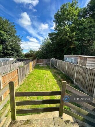 2 bed Terraced to rent Image 4