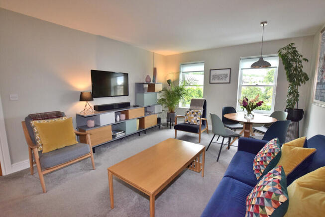 2 bed Apartment for sale Image 4