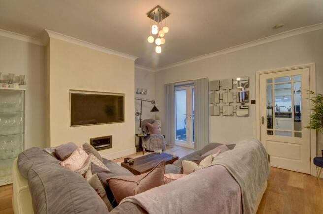 Living room 1.jpg
