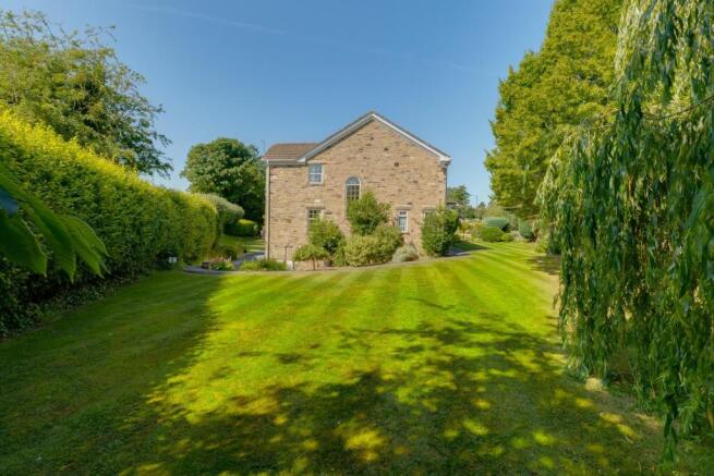 3 bed Town House for sale Image 11