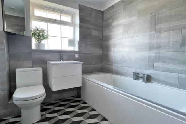 Family Bathroom/WC