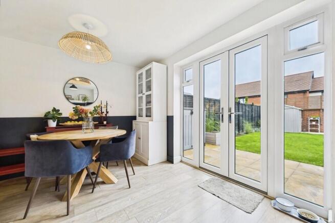 e5ddd58a-CAM01085...