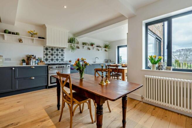 Kitchen/Dining