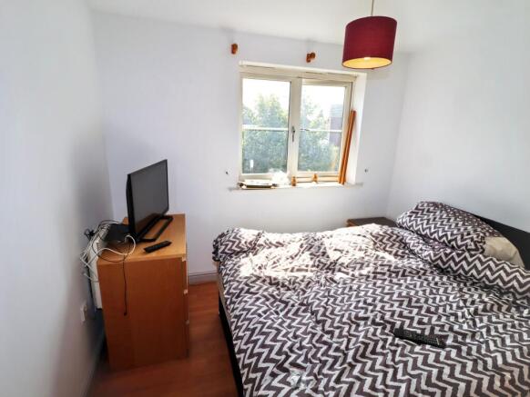 2 bed Flat for sale Image 11