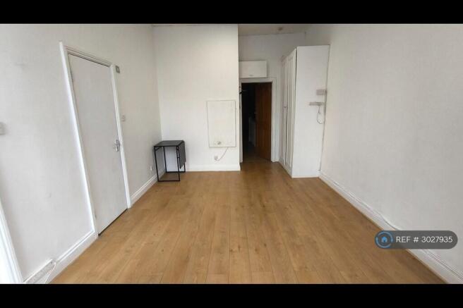 Studio Room