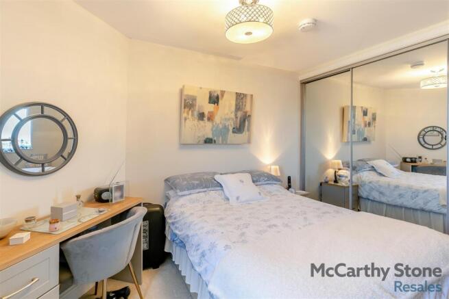 2 bed Apartment for sale Image 11
