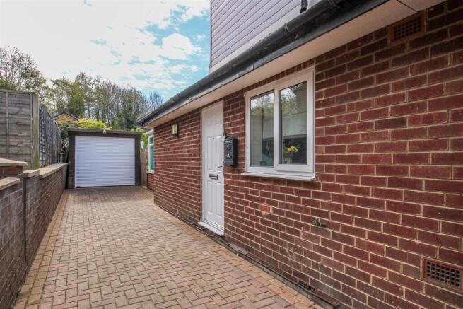 2 bed Semi-Detached Bungalow for sale Image 11
