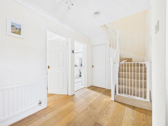 Sandpiper Close, Stratford-Upon-Avon photo 5