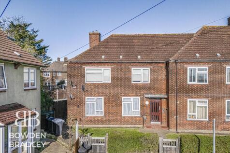 Manford Cross, Chigwell, IG7