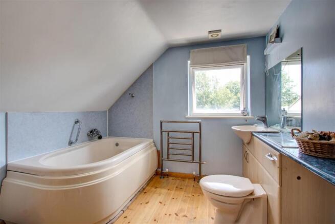 Bathroom.jpg