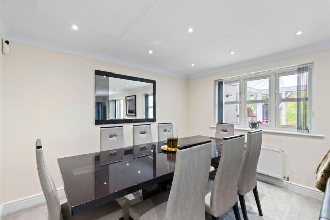 4 bed Detached for sale Image 10