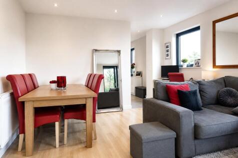 Pinnacle House, 6a Southbury Road, Enfield, EN1