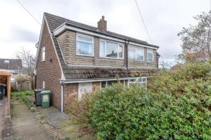 4, Woodlea Drive, Yeadon, Leeds LS19 7LR