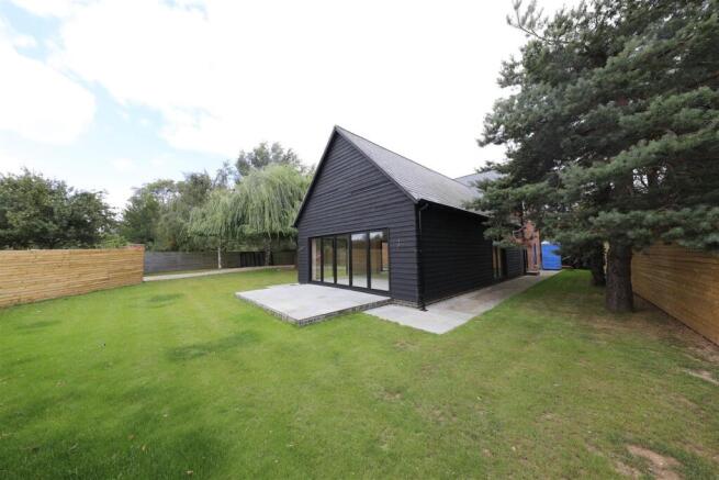 4 bed Detached for sale Image 5